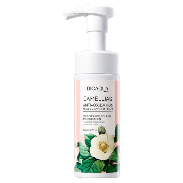 Antioxidant cleansing mousse with camellia extract.(801482)